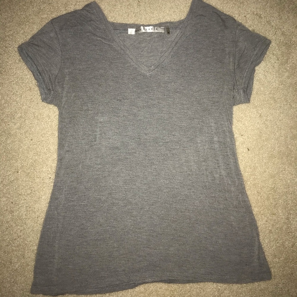 max studio v-neck tee